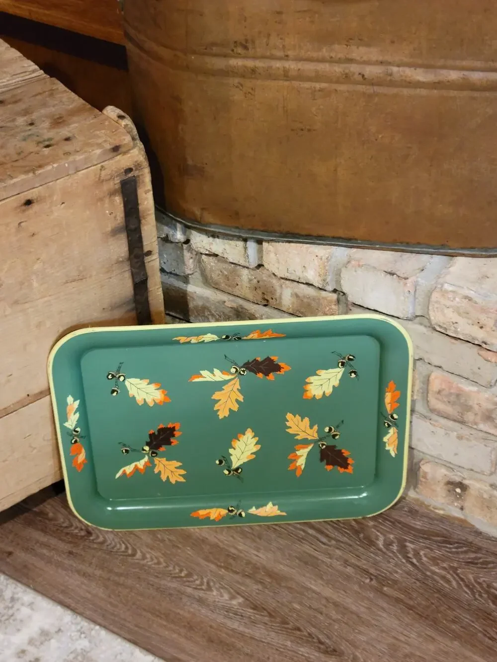 Vintage Fall Oak Leaf Metal Serving Lap Tray Green MCM Autumn Cottagecore